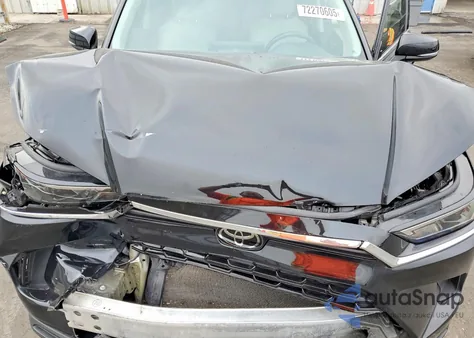 2024 Toyota Grand Highlander Xle z USA, uszkodzony, nr VIN 5TDAAAA5XRS006139